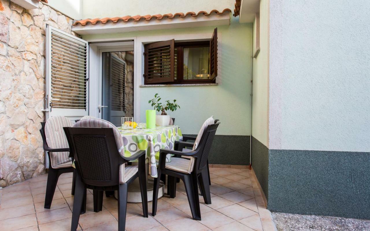 Apartments Luka 2 Baška Eksteriør billede